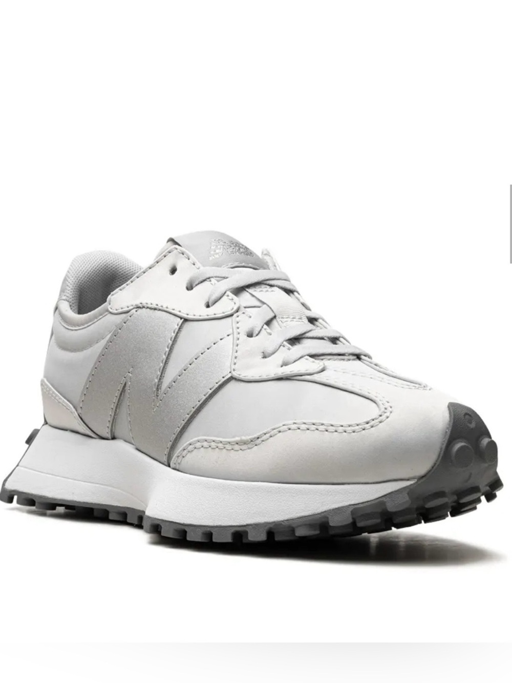 New Balance 327